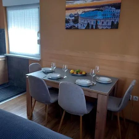 Apartman Barbara דירה